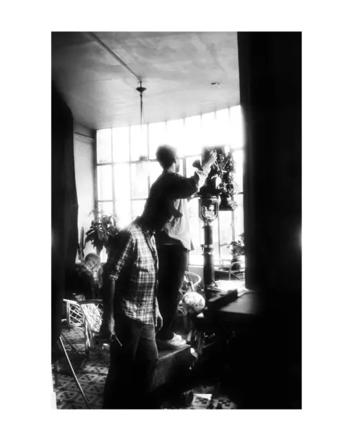 Between takes, moments unfold ✨
A glimpse behind the scenes, captured on film 🖤

📸 : @mateopecetta